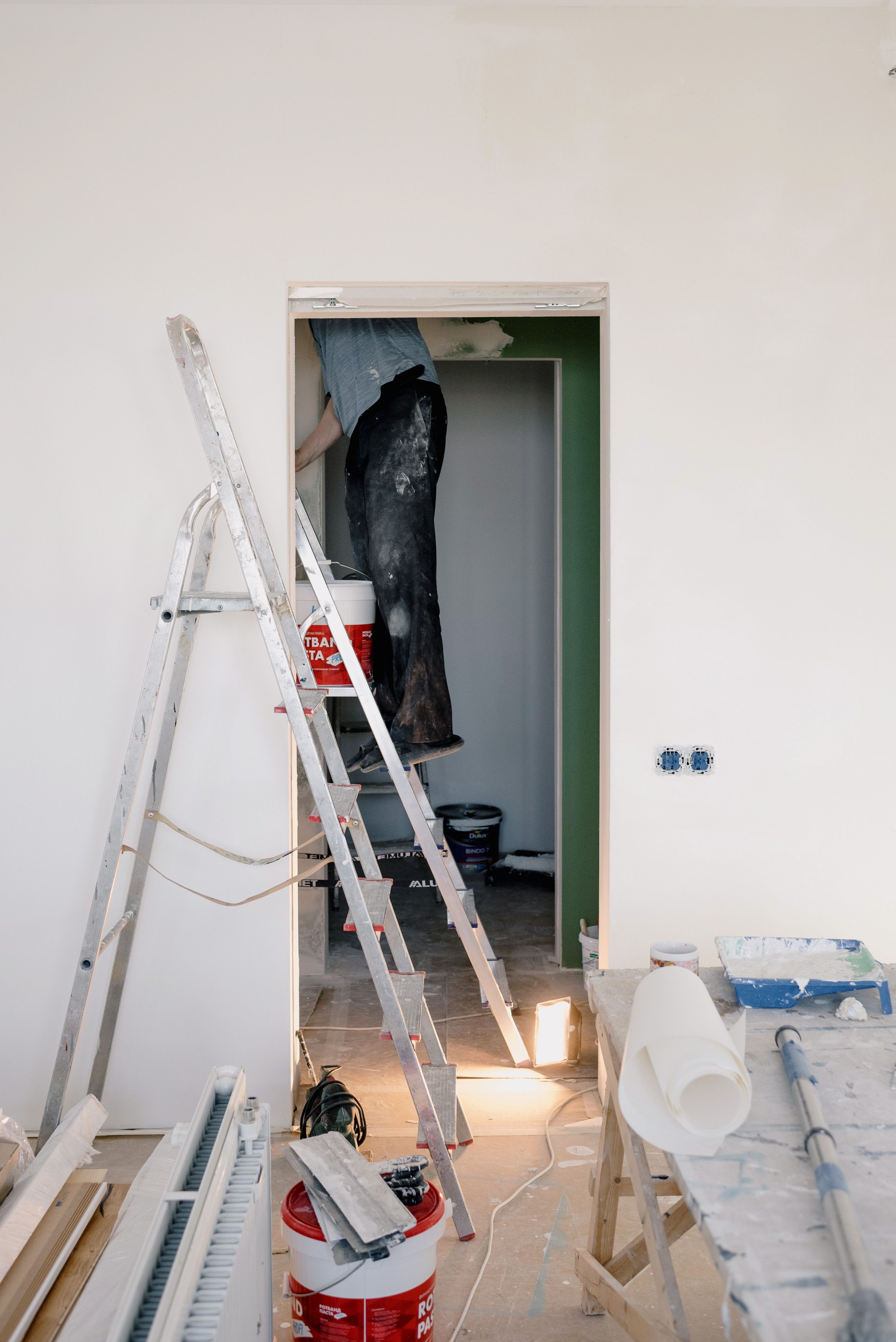 Millennial Roofers team at work